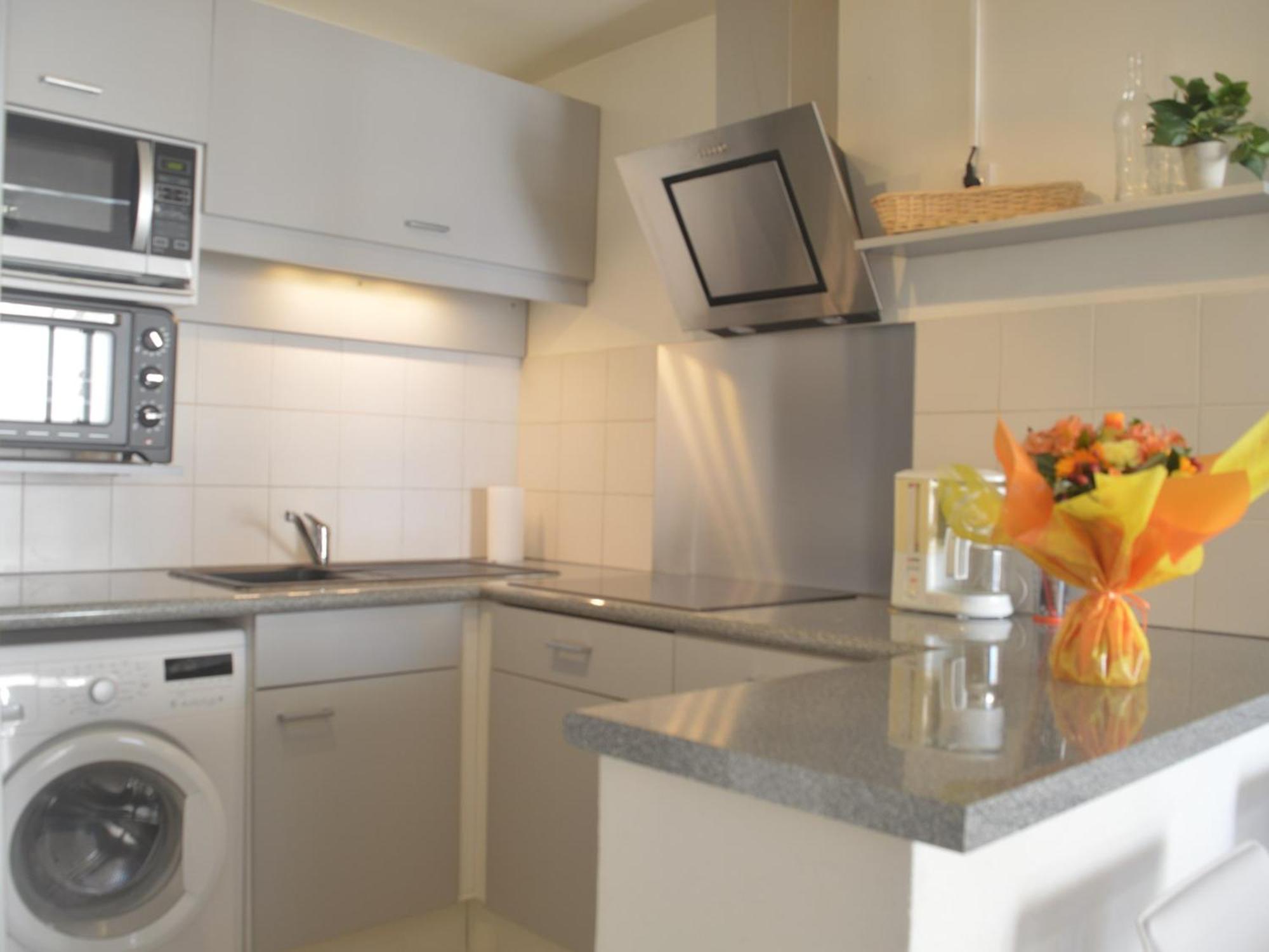 Appartement Climatise Avec Loggia Et Parking Proche Port - - Fr-1-226a-181 Fréjus